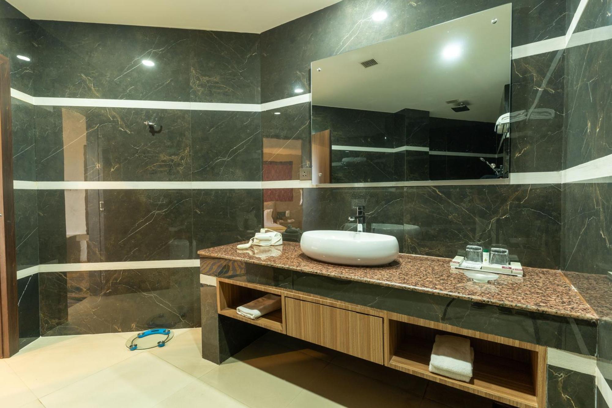 Kakarvitta Hotel Mechi Crown מראה חיצוני תמונה